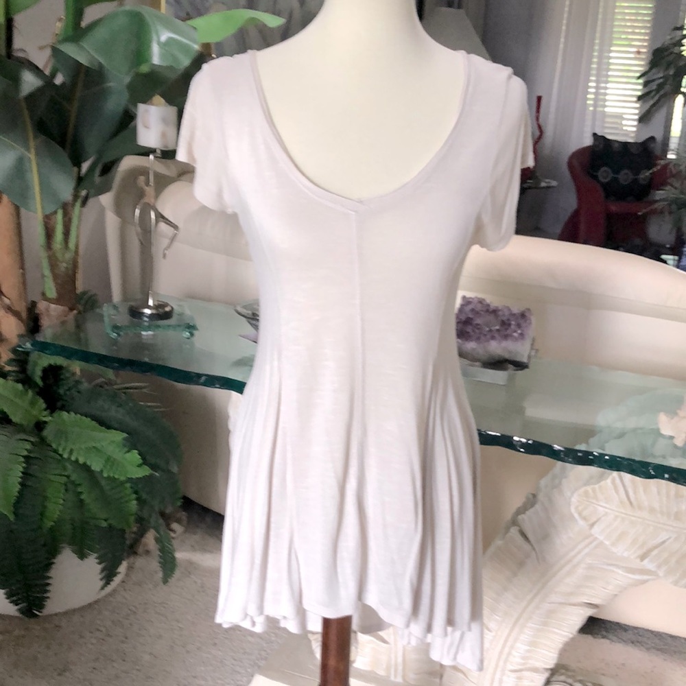 SZ S RXB TOP NEW HI-LO SHORT SLEEVE  V-NECK